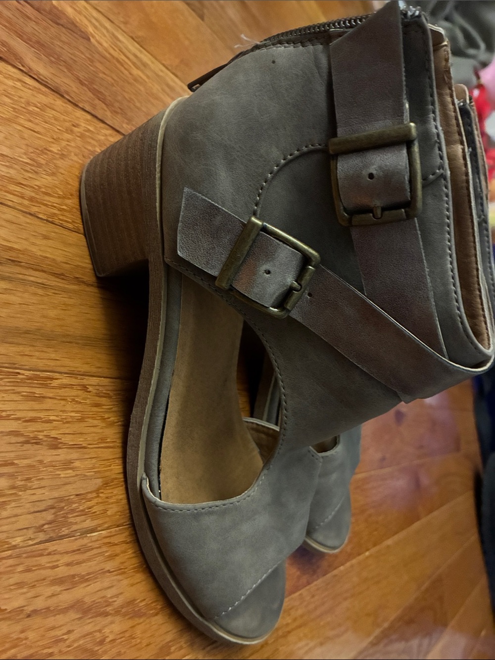 Juniors Gray Suede Chunky Heel Sandals with Buckle